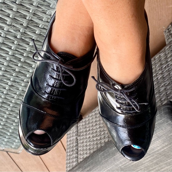 ❤️ MARNI — Great Peep toe, Lace up, Shiny Black Leather Wedge Heels ! ❤️ Size 37 - Picture 12 of 12